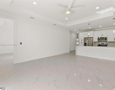 2516 Park Road - Photo Thumbnail 4