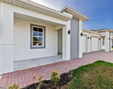 2516 Park Road - Photo Thumbnail 1