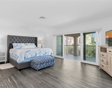 1020 Swallow Avenue - Photo Thumbnail 20