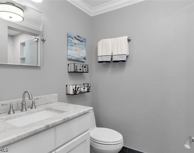 1020 Swallow Avenue - Photo Thumbnail 15