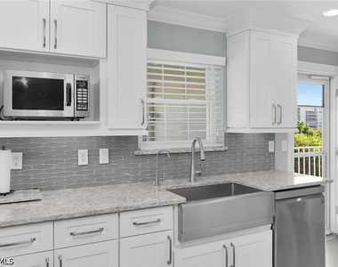 1020 Swallow Avenue - Photo Thumbnail 12