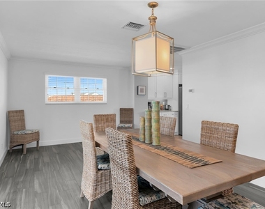 1020 Swallow Avenue - Photo Thumbnail 7