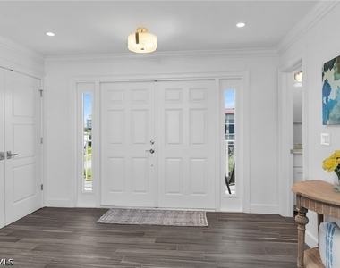 1020 Swallow Avenue - Photo Thumbnail 5