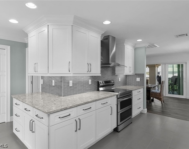 1020 Swallow Avenue - Photo Thumbnail 13