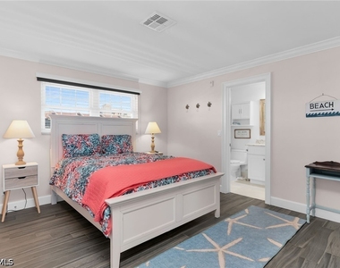 1020 Swallow Avenue - Photo Thumbnail 17