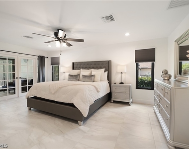 2307 Queens Way - Photo Thumbnail 7