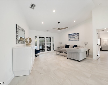 2307 Queens Way - Photo Thumbnail 6