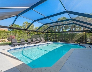 2307 Queens Way - Photo Thumbnail 32