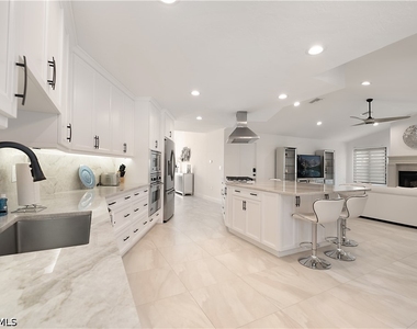 2307 Queens Way - Photo Thumbnail 13