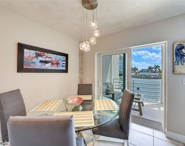 4530 Gulf Shore Boulevard N - Photo Thumbnail 12