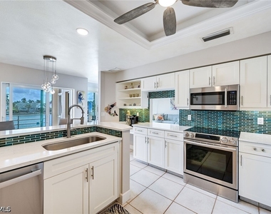 4530 Gulf Shore Boulevard N - Photo Thumbnail 9