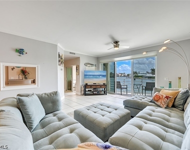 4530 Gulf Shore Boulevard N - Photo Thumbnail 1