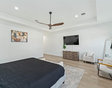 3034 Gray Street - Photo Thumbnail 10