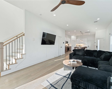 3034 Gray Street - Photo Thumbnail 7