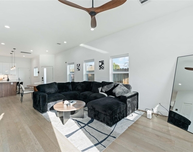 3034 Gray Street - Photo Thumbnail 5