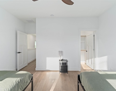 3034 Gray Street - Photo Thumbnail 16