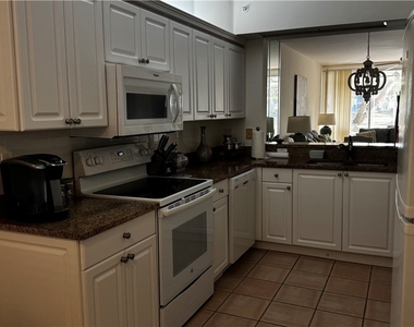 7518 Silver Trumpet Lane - Photo Thumbnail 8