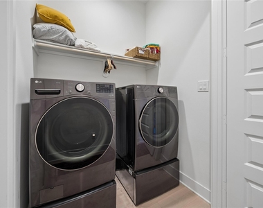 3107 Webster Street - Photo Thumbnail 6