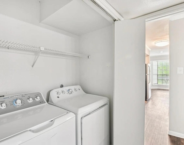 4211 Clay Hill Drive - Photo Thumbnail 14