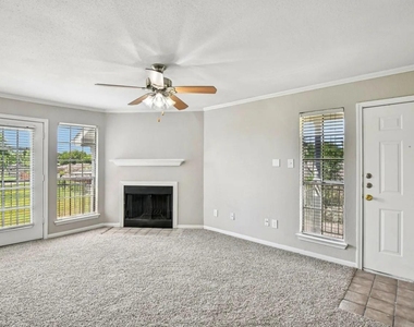 4211 Clay Hill Drive - Photo Thumbnail 5