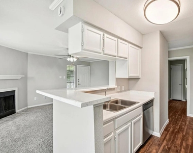 4211 Clay Hill Drive - Photo Thumbnail 2