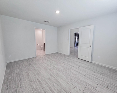 332 Lone Mountain Drive - Photo Thumbnail 12