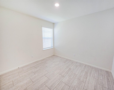 332 Lone Mountain Drive - Photo Thumbnail 16