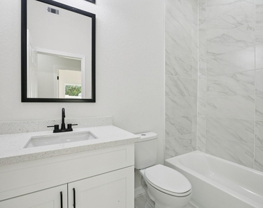 301 Cartersville Street - Photo Thumbnail 7