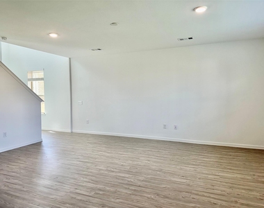 16530 Pine Arrow Drive - Photo Thumbnail 17