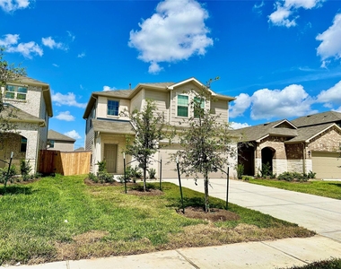 16530 Pine Arrow Drive - Photo Thumbnail 2