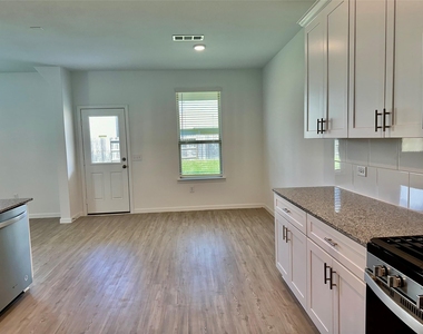 16530 Pine Arrow Drive - Photo Thumbnail 9