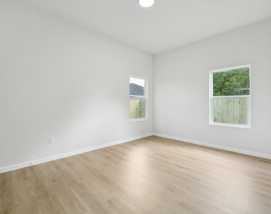301 Cartersville Street - Photo Thumbnail 18