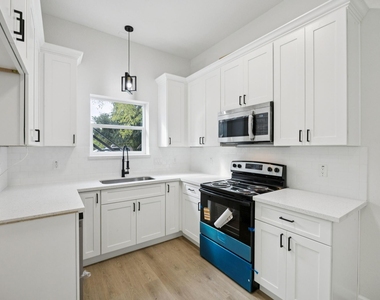 301 Cartersville Street - Photo Thumbnail 1