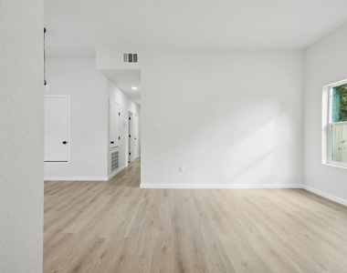 301 Cartersville Street - Photo Thumbnail 19