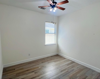 15822 Lost Anchor Way Lane - Photo Thumbnail 7