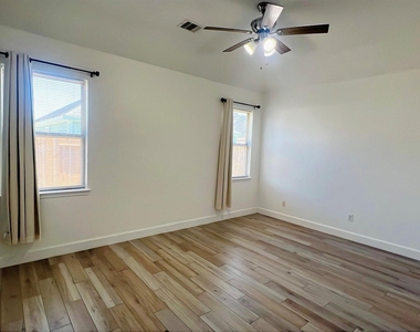 15822 Lost Anchor Way Lane - Photo Thumbnail 10