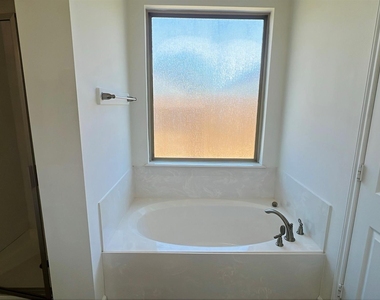 15822 Lost Anchor Way Lane - Photo Thumbnail 12