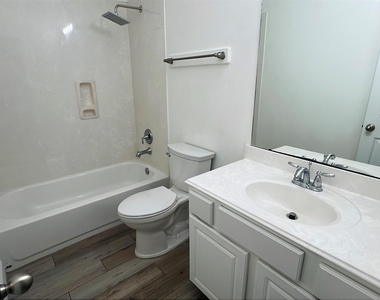 15822 Lost Anchor Way Lane - Photo Thumbnail 6