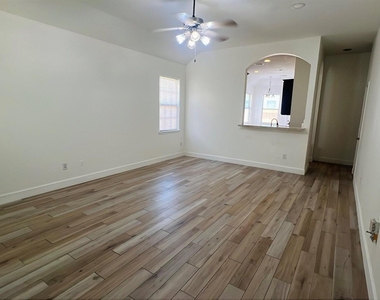 15822 Lost Anchor Way Lane - Photo Thumbnail 2