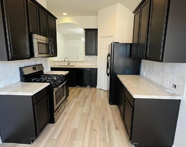 15822 Lost Anchor Way Lane - Photo Thumbnail 4