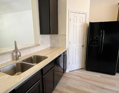 15822 Lost Anchor Way Lane - Photo Thumbnail 5