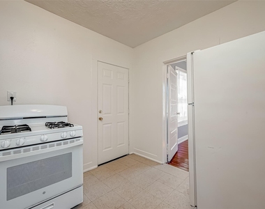 2611 Tierwester Street - Photo Thumbnail 10