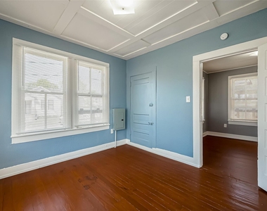 2611 Tierwester Street - Photo Thumbnail 11
