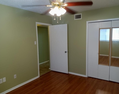 12500 Melville Drive - Photo Thumbnail 7