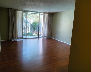12500 Melville Drive - Photo Thumbnail 8
