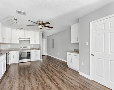 520 E Defee Avenue - Photo Thumbnail 10