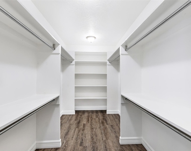 520 E Defee Avenue - Photo Thumbnail 22