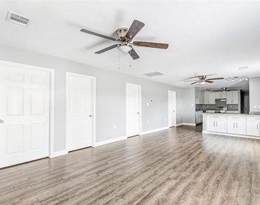520 E Defee Avenue - Photo Thumbnail 6