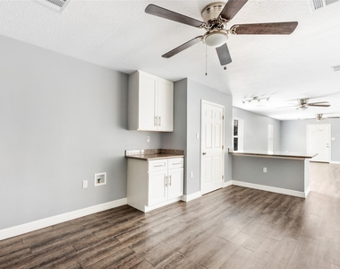 520 E Defee Avenue - Photo Thumbnail 12