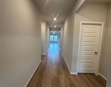3435 Dry Creek Dr - Photo Thumbnail 1